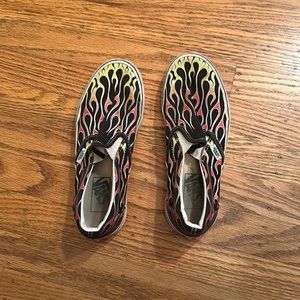 Womens size 7 flame vans mens 5.5
